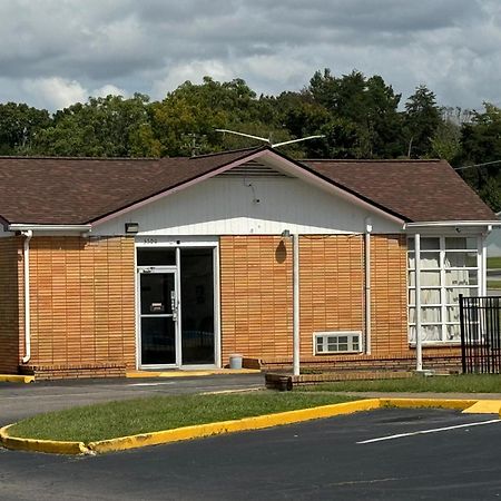 Travel Inn By Oyo Danville Us-29 Dış mekan fotoğraf