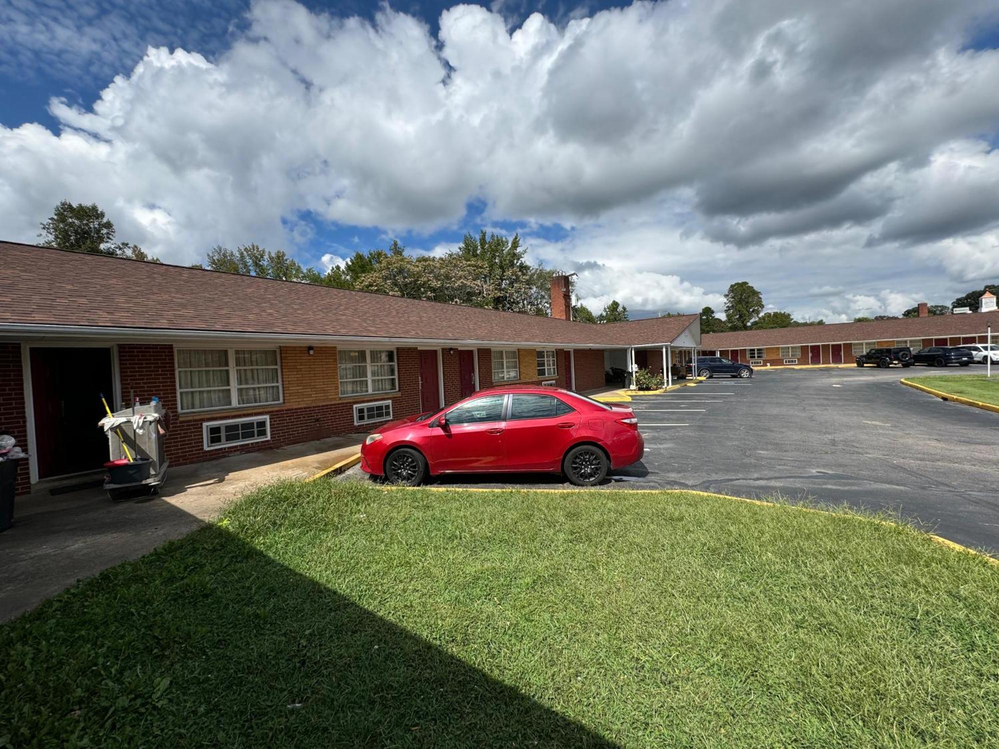 Travel Inn By Oyo Danville Us-29 Dış mekan fotoğraf